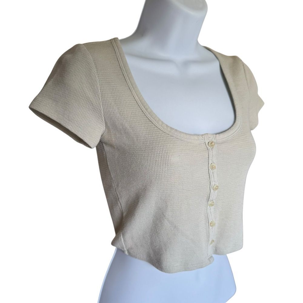 Forever 21 Cream Button-Up Cropped Blouse